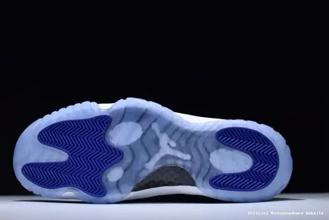 Official Maikesneakers 11 Release